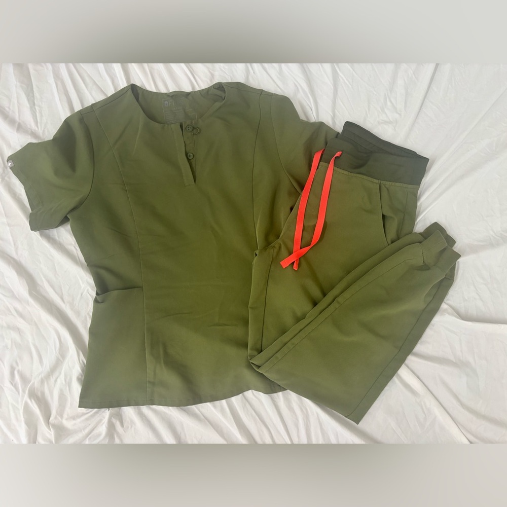 Figs Olive Green Scrub Jogger Set